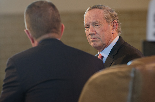 photo of gov. george pataki at the iowa ag summit