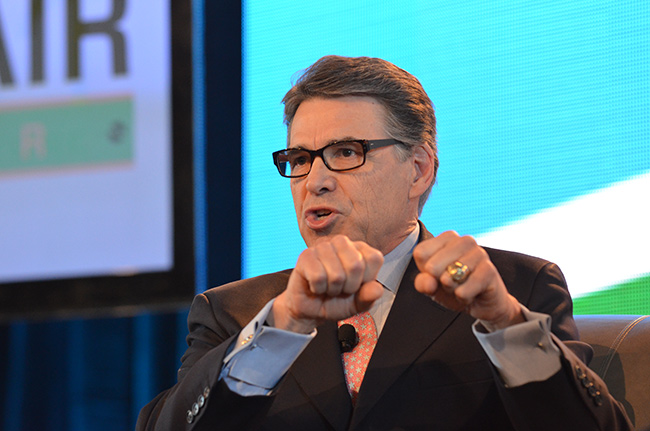 photo 3 of former gov. rick perry at the iowa ag summit