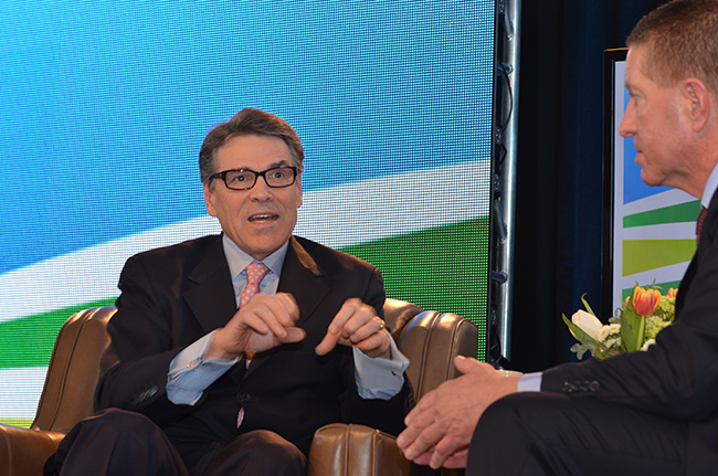 photo 6 of former gov. rick perry at the iowa ag summit