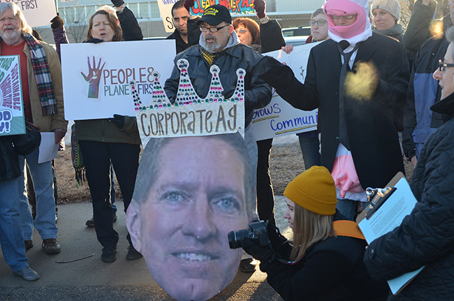 photo 2 of iowa citizens for community improvement protest at the iowa ag summit