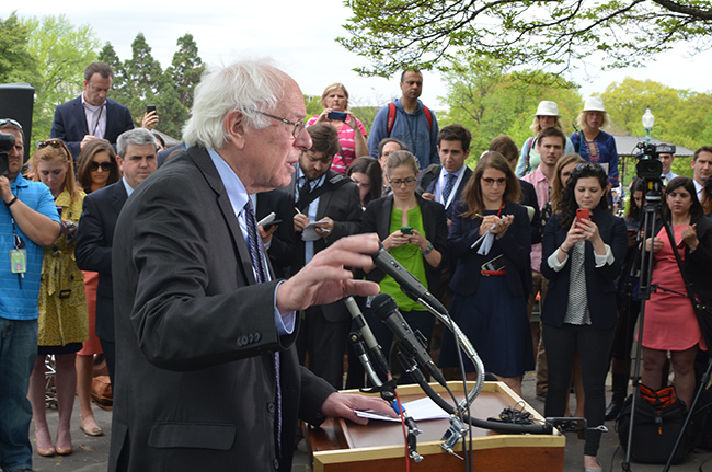 photo 4 of bernie sanders' press conference