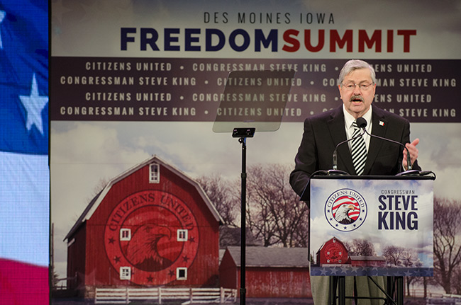 photo of Gov. Terry Branstad speaking at the Iowa Freedom Summit